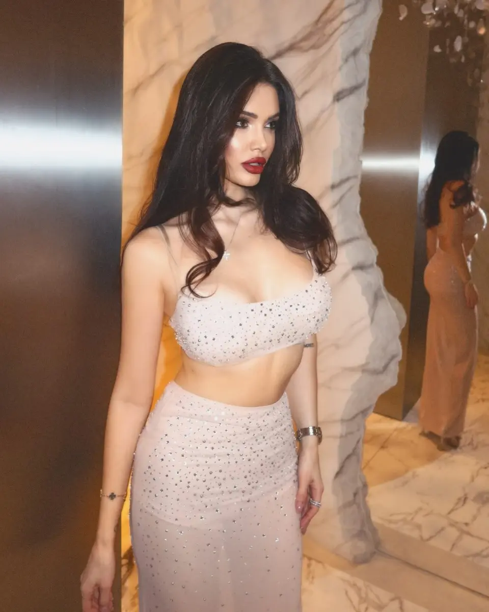 Elian escort in Istanbul