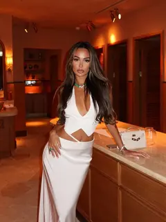 Lora escort in Istanbul